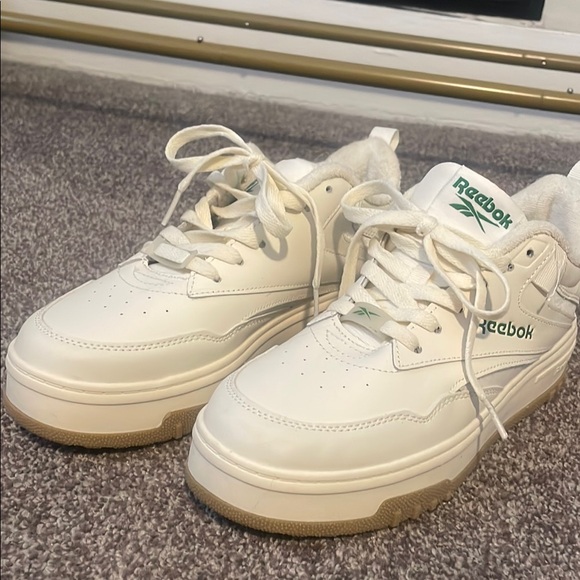 Reebok White and Green Sneakers - Picture 3 of 10
